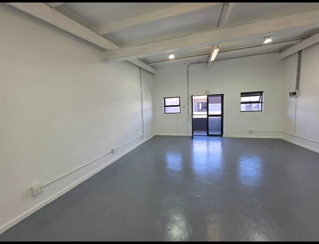 48M² WAREHOUSE TO LET IN PAARDEN EILAND